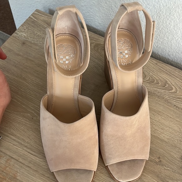 Vince Camuto Wedge - Picture 5 of 5